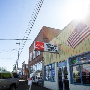 north-plains-oregon-convience-store-in-town-center