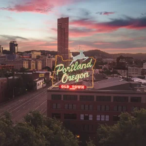 portland-oregon-downtown-with-sign